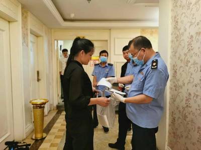 看會東丨全覆蓋排查進口凍蝦 保障群眾身體健康