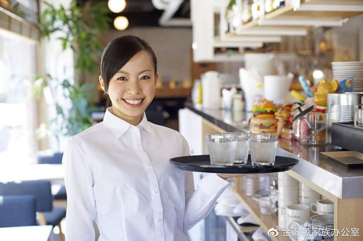 新加坡餐飲服務(wù)業(yè)落實(shí)漸進(jìn)式薪金模式丨職總平價(jià)集團(tuán)率先落實(shí).