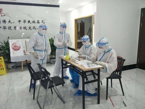 猛追灣街道組織開展轄區(qū)餐飲服務單位從業(yè)人員核酸檢測工作