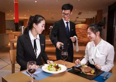 三亞中瑞酒店管理職業學院 舌尖上的專業--西餐工藝專業